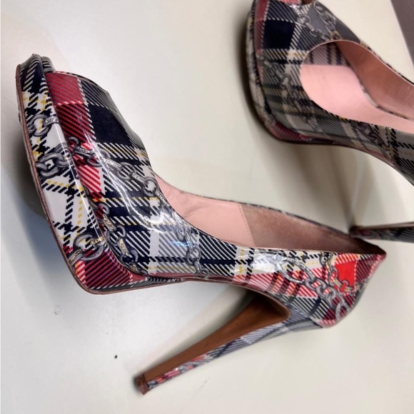 Les copains Red and Blue High Heeled Peep-Toe Pumps - Picture 2 of 8